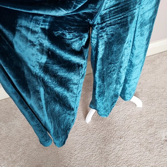 Anthropologie Andromeda Turquoise Velvet Wide Leg Jumpsuit Size 8 NWOT - Picture 4 of 16